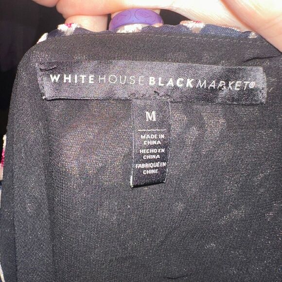 White House Black Market velvet floral M elegant v-neck blouse - Picture 3 of 3